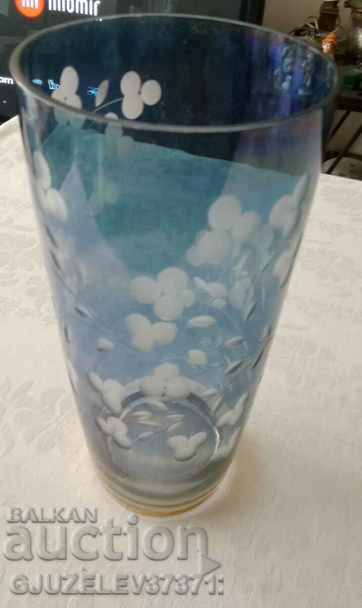 ретро синя стъклена- кристална ваза с гравирани цветя размер