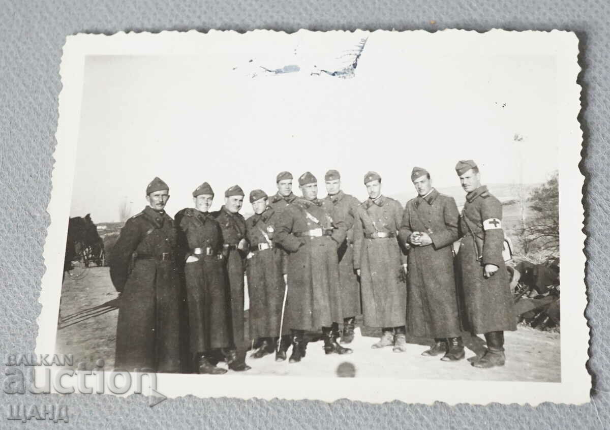 Fotografie militară veche uniformă de soldați cruce roșie