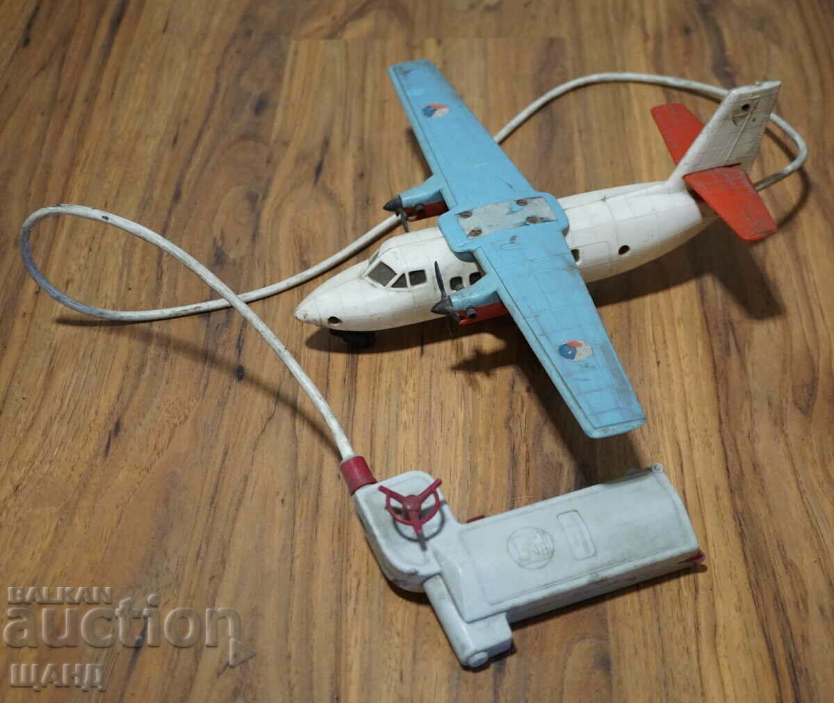 Παλιό τσέχικο πλαστικό μοντέλο παιχνίδι αεροπλάνων