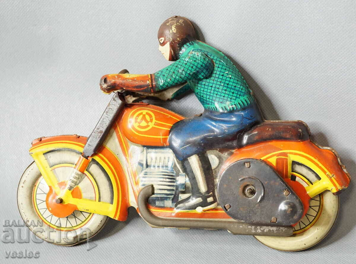 Стара Руска метална играчка модел мотор с моторист