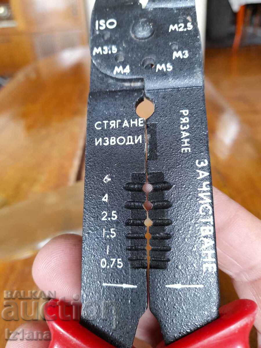 Auction Old pliers for cables, terminals Auction Old pliers for cables, terminals