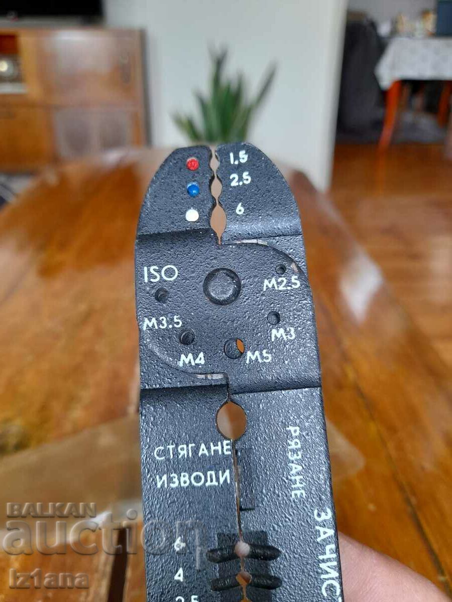 Delivery of Old pliers for cables, terminals Delivery of Old pliers for cables, terminals