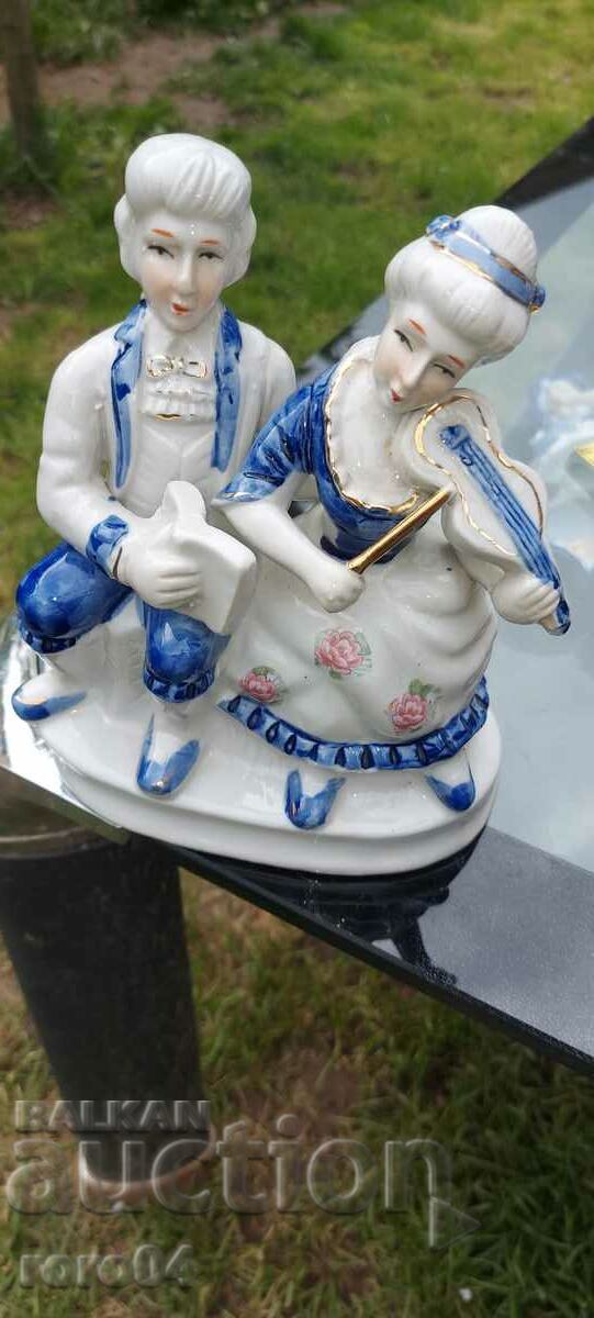 STATUETA DE PORCELAN