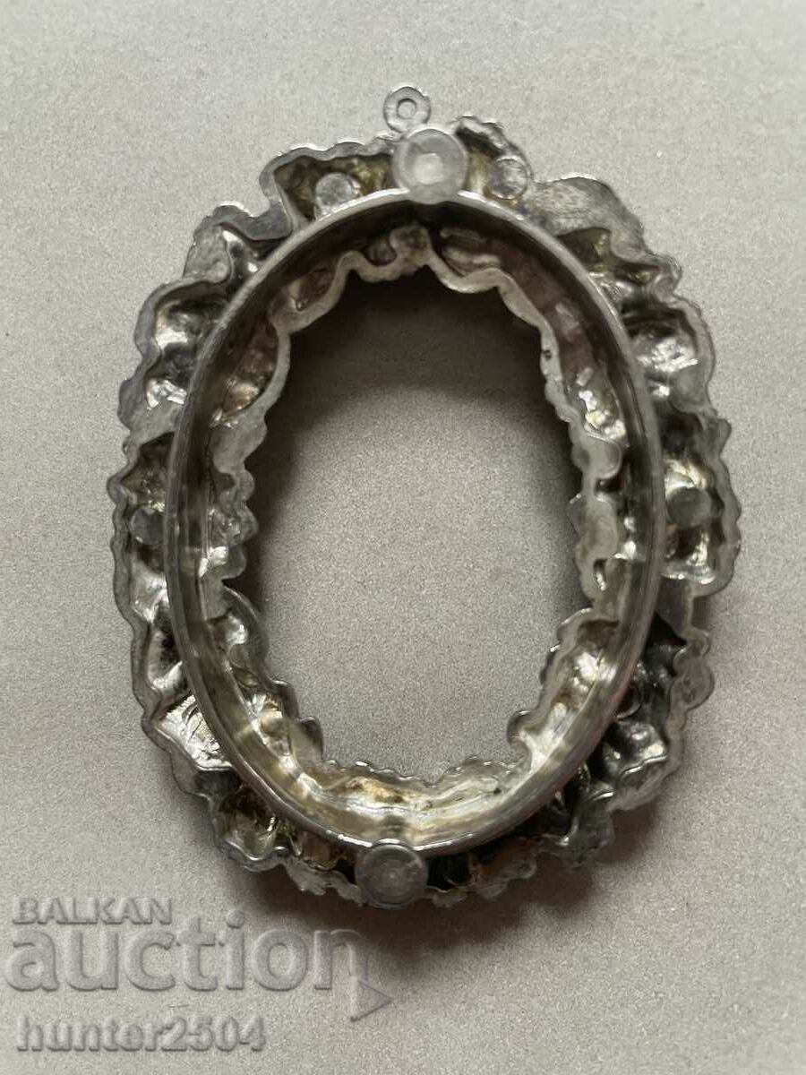 Metal frame, 6/4.4 cm with price 19.95 BGN | € 10.20 Metal frame, 6/4.4 cm with price 19.95 BGN | € 10.20