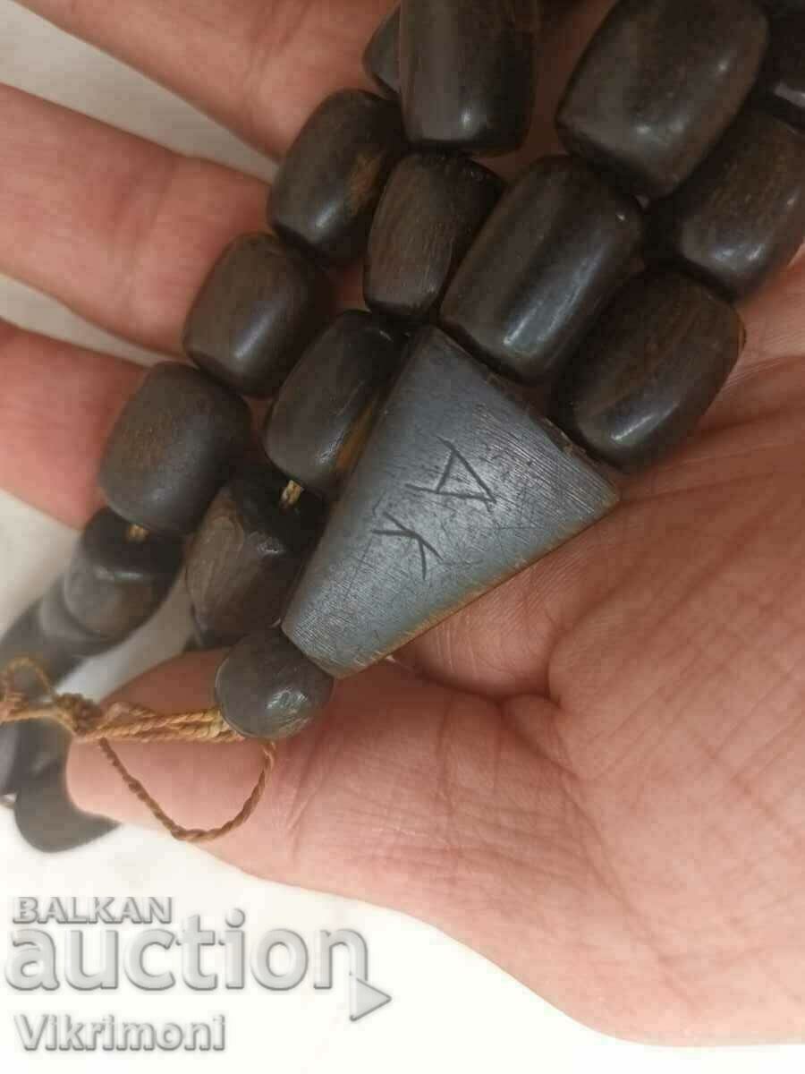 Доставка на От дядо шкафа стара,броеница,Рог,Рядка,махагон Доставка на От дядо шкафа стара,броеница,Рог,Рядка,махагон