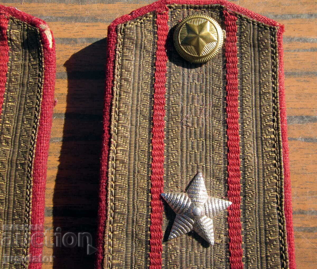 Delivery of old Bulgarian military sermen epaulettes of a BNA colonel