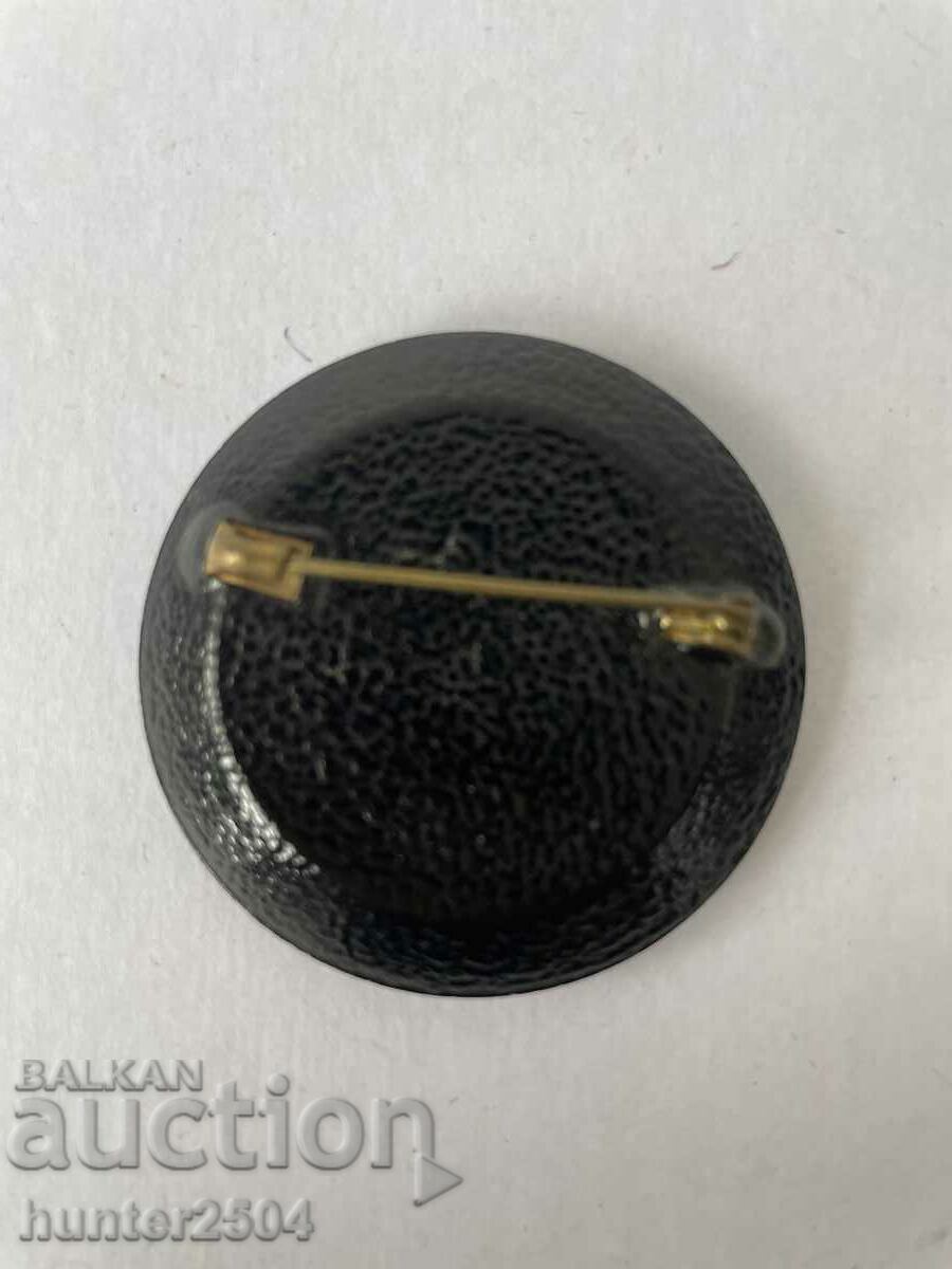 Brooch - old, 4 cm with price 19.95 BGN | € 10.20 Brooch - old, 4 cm with price 19.95 BGN | € 10.20