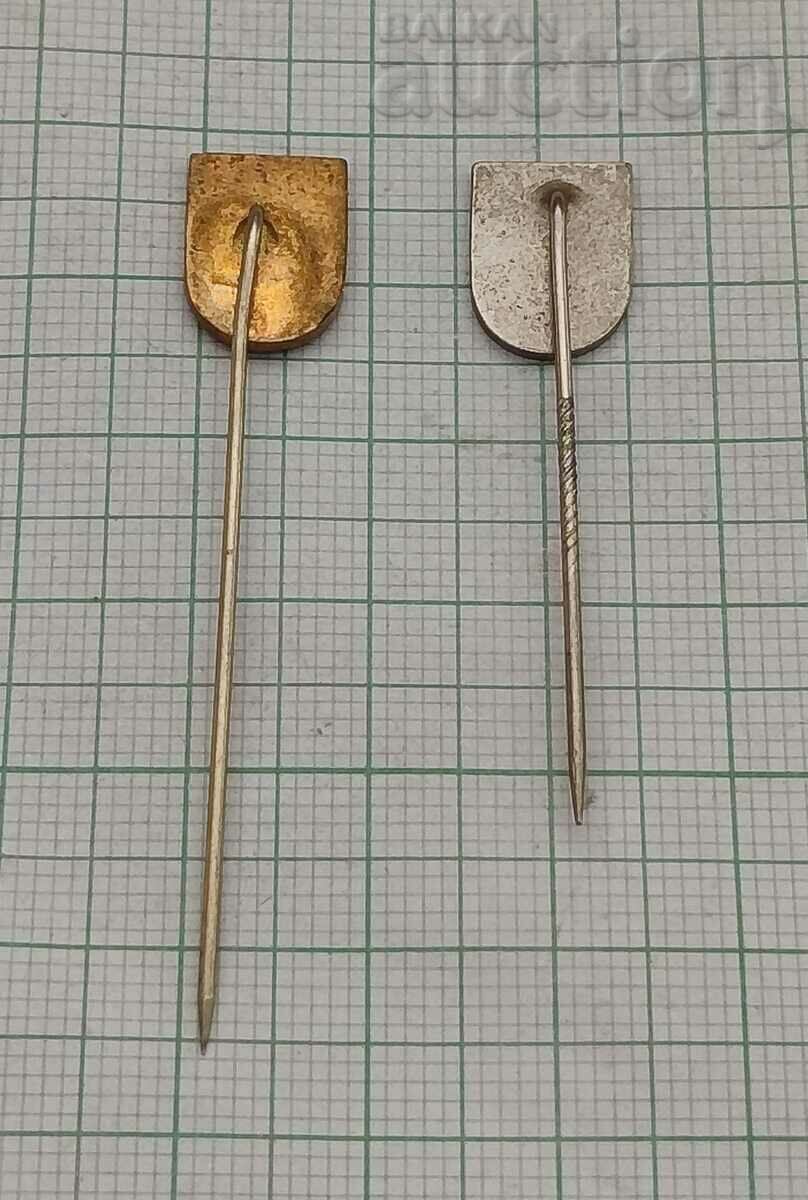 KARLMARKSSTADT/KEMNITZ GDR COAT OF ARMS BADGE LOT 2 PCS with price 4.00 BGN | € 2.05 KARLMARKSSTADT/KEMNITZ GDR COAT OF ARMS BADGE LOT 2 PCS with price 4.00 BGN | € 2.05