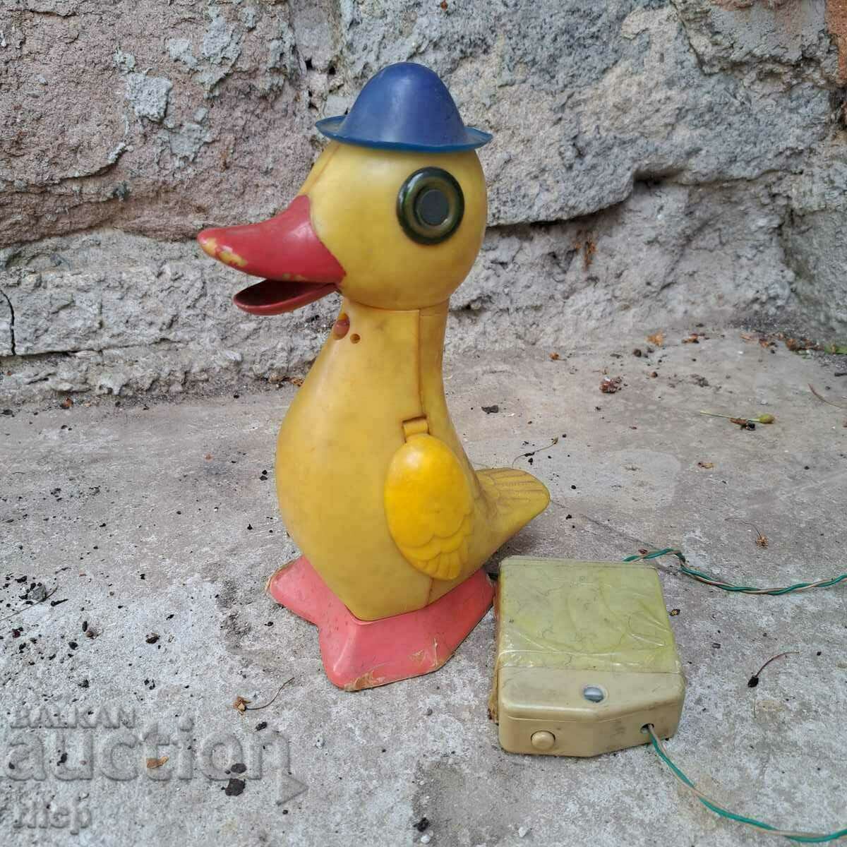 Old soviet toy duck with mechanism batteries USSR