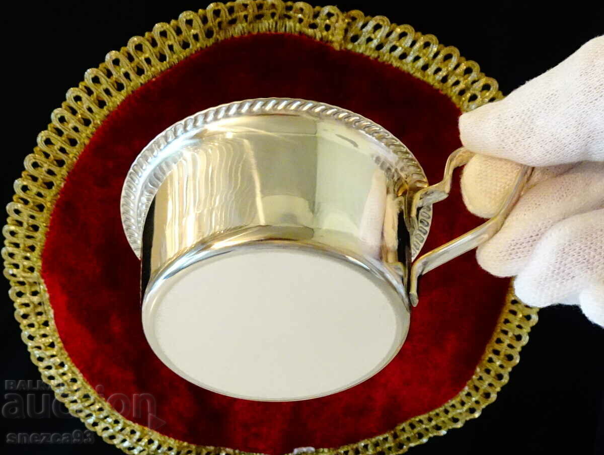 Auction Silver-plated brass cups, 6 pcs., thermal glass. Auction Silver-plated brass cups, 6 pcs., thermal glass.