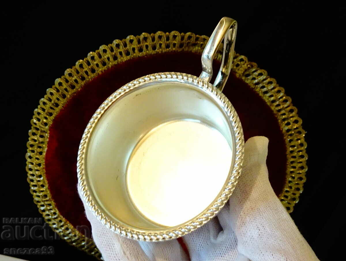 Auction Silver-plated brass cup, thermal glass. Auction Silver-plated brass cup, thermal glass.