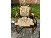 Beautiful chair, baroque style || ROMEO AND JULIET