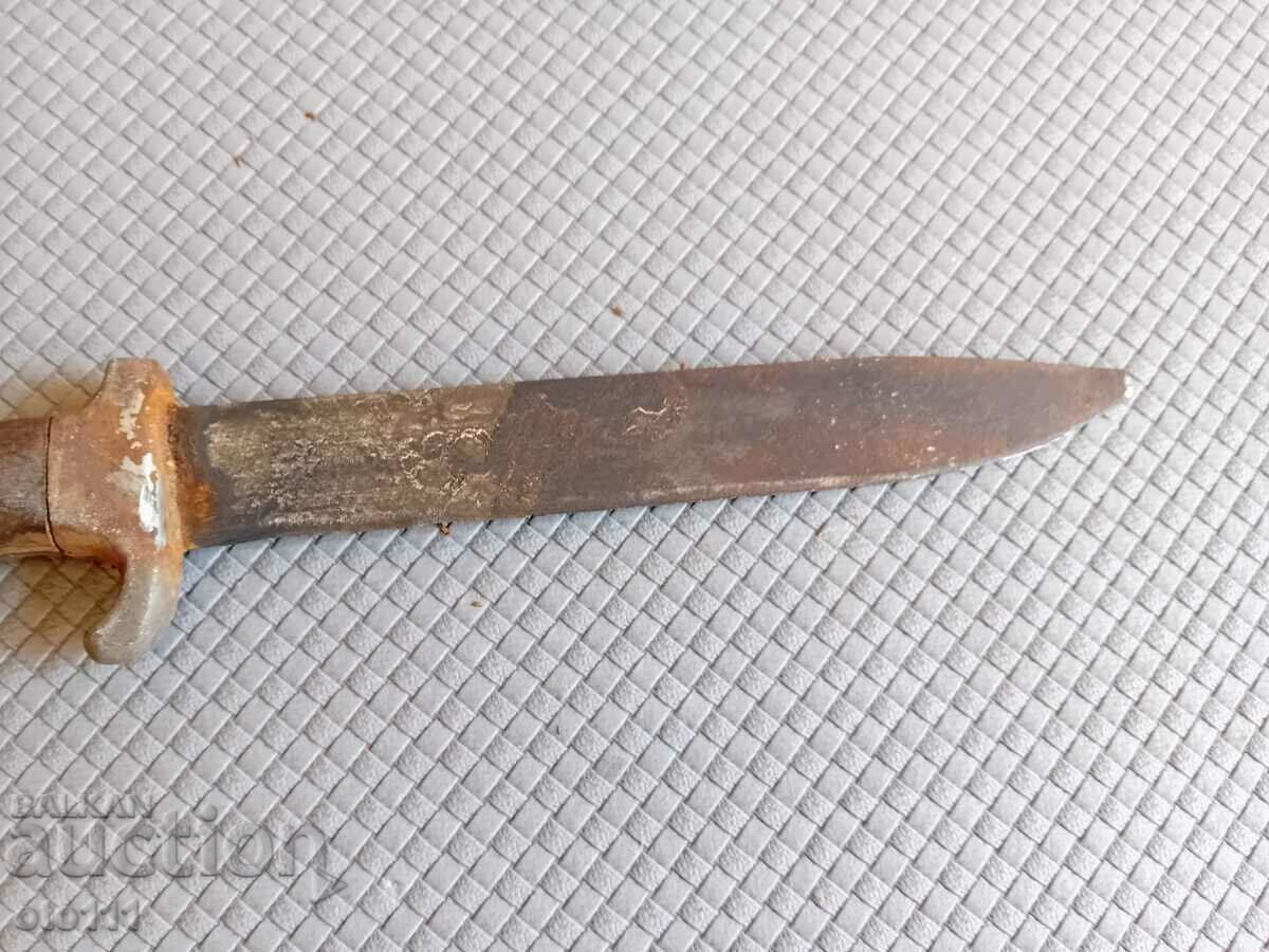 OLD KNIFE - 5 OLD KNIFE - 5