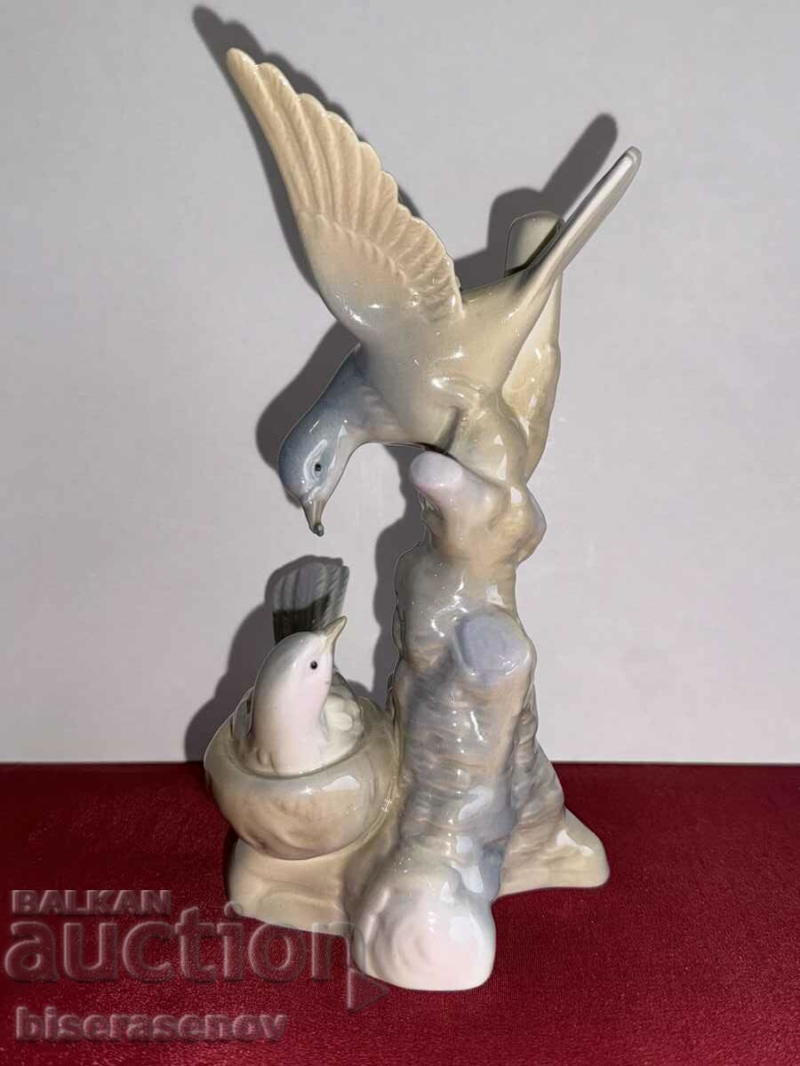 Frumoasa figurina PORCELANAS MIGUEL REQUENA - VALENCIA, SPANIA