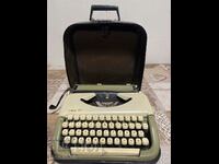 Old Typewriter !!!