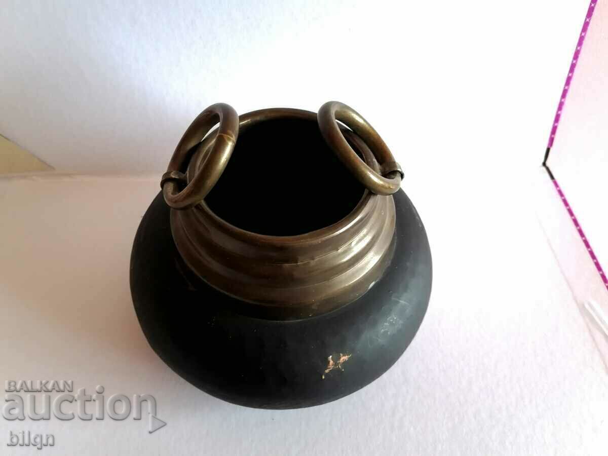 Auction A great Old Bronze Vessel Auction A great Old Bronze Vessel