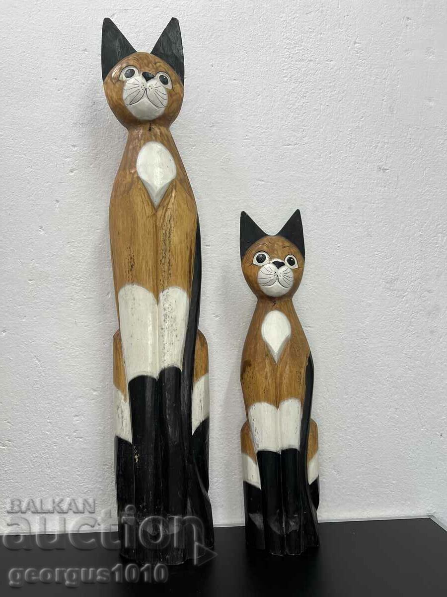 Wooden cats #5363