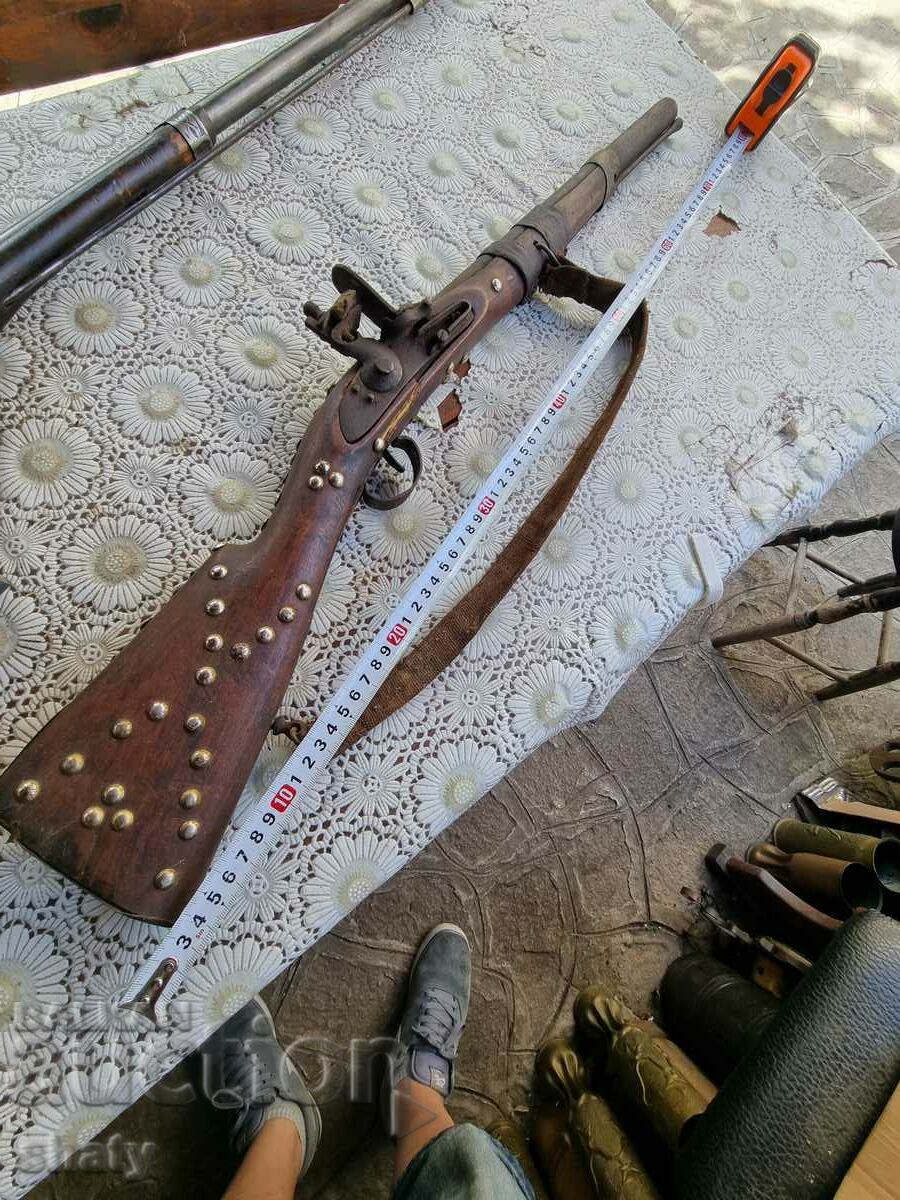 An old rifle. An old gun