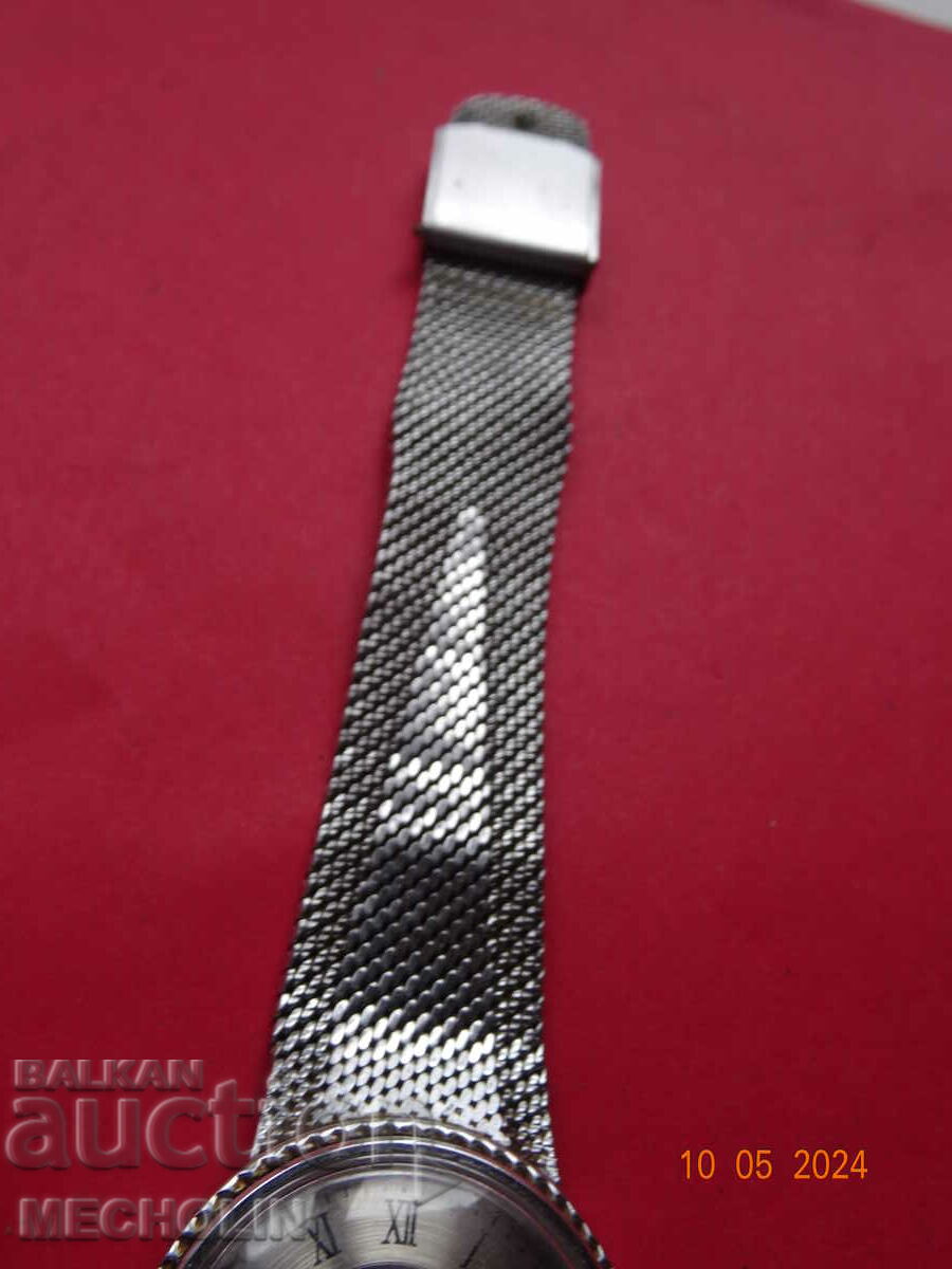 Auction BEAM RUSSIAN QUARTZ CLOCK Auction BEAM RUSSIAN QUARTZ CLOCK