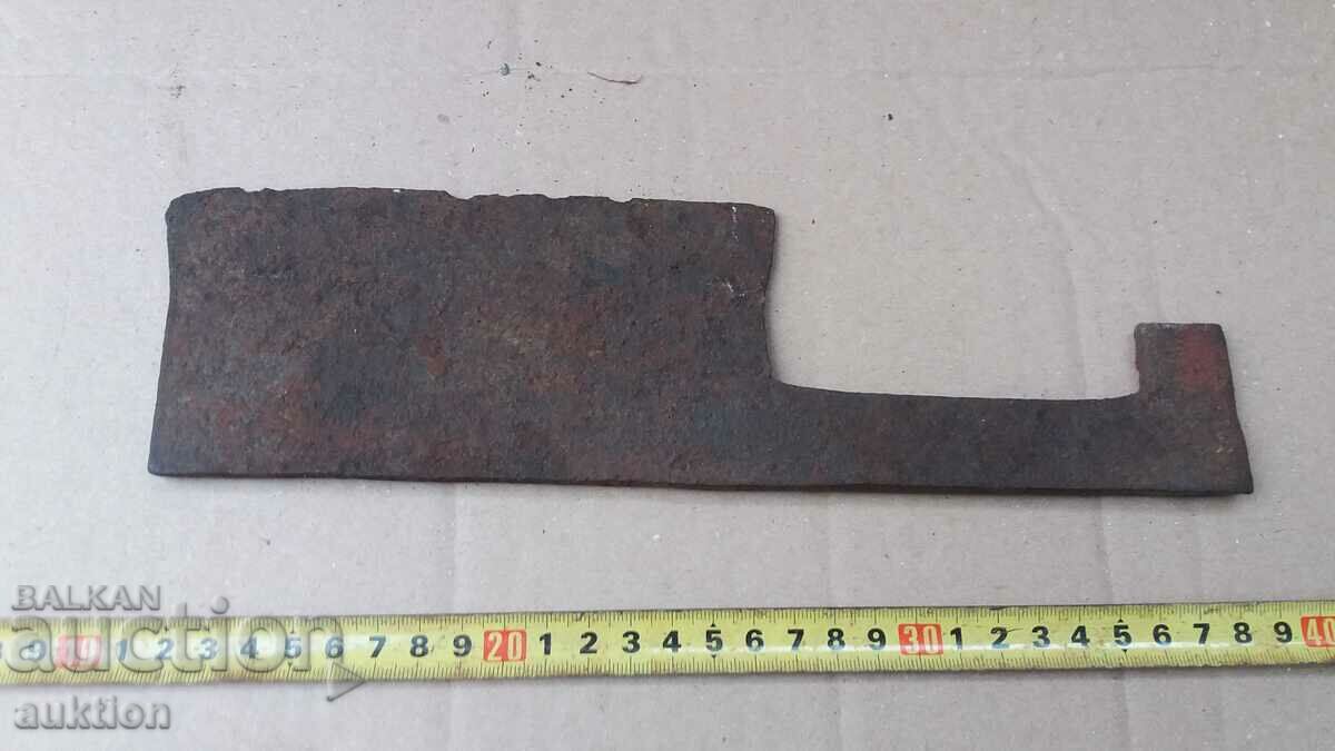 Delivery of a massive forged saber tool