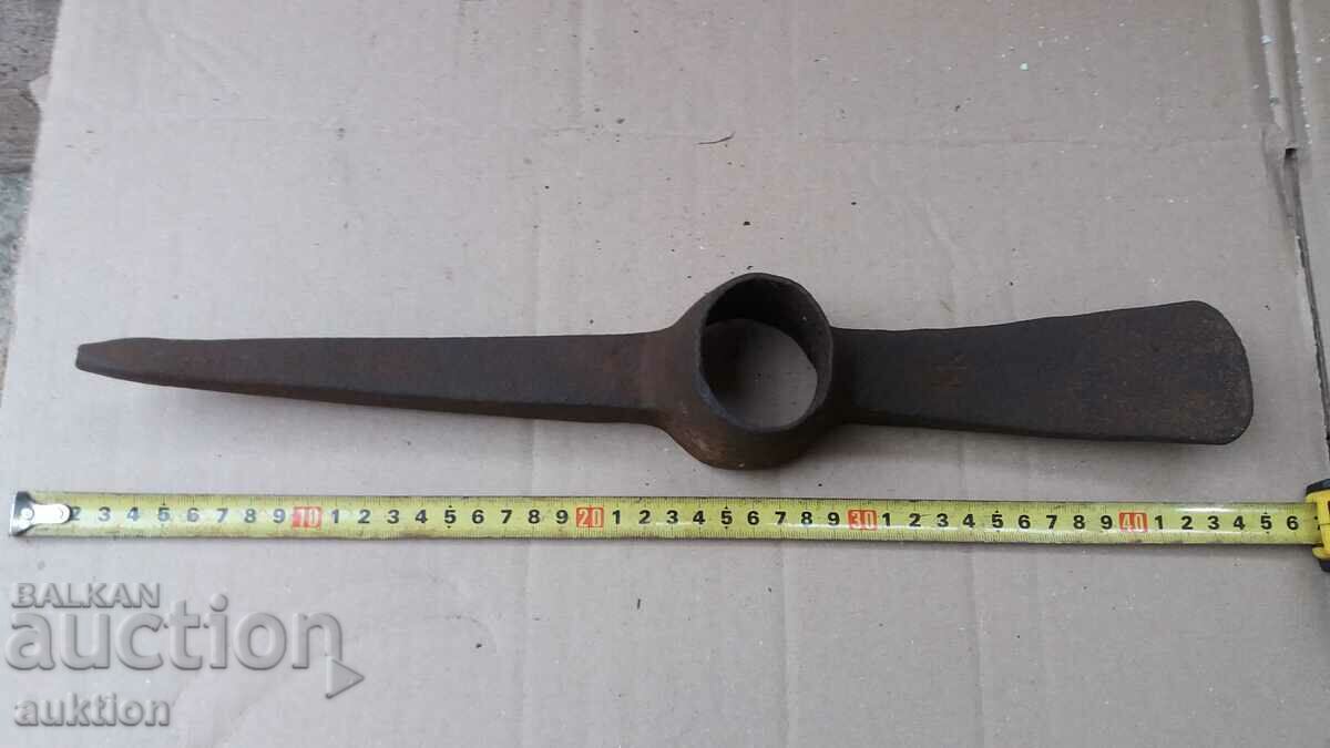 a massive military pickaxe, a pickaxe - a tool - 5 a massive military pickaxe, a pickaxe - a tool - 5