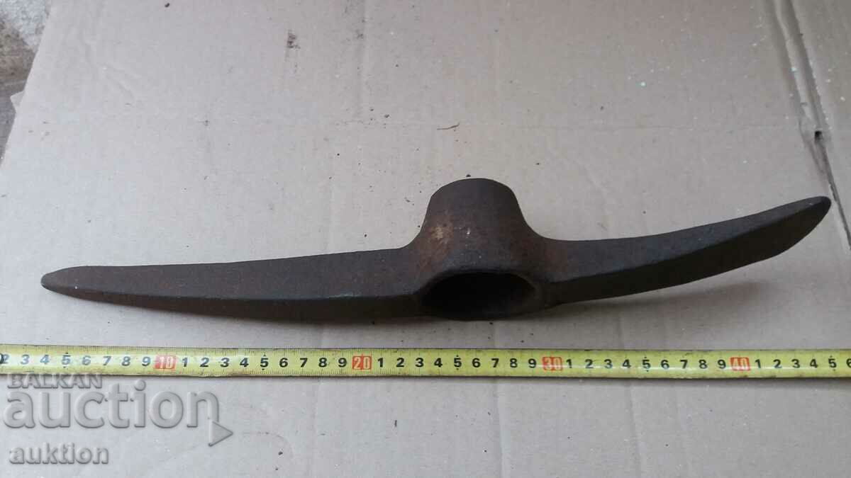 a massive military pickaxe, a pickaxe - a tool - 6 a massive military pickaxe, a pickaxe - a tool - 6