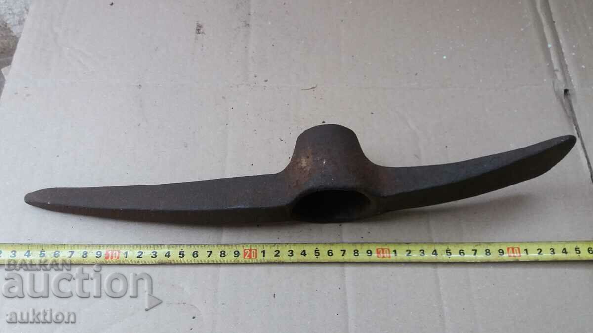 a massive military pickaxe, a pickaxe - a tool - 7 a massive military pickaxe, a pickaxe - a tool - 7