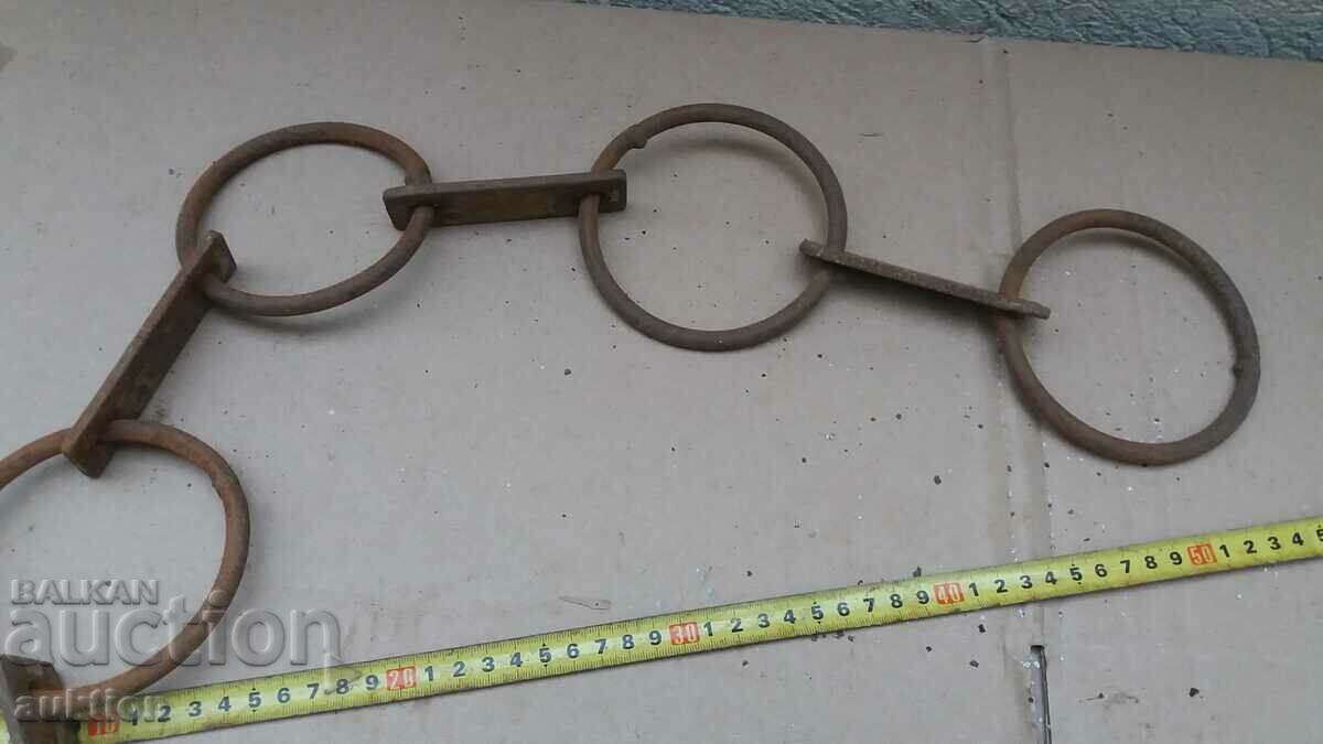 old chain shackle interesting with price 7.99 BGN | € 4.09 old chain shackle interesting with price 7.99 BGN | € 4.09