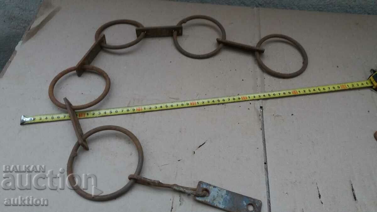 old chain shackle interesting - 6 old chain shackle interesting - 6