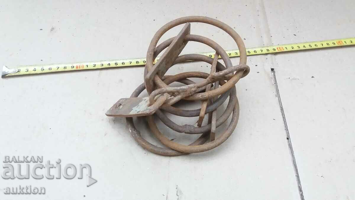 old chain shackle interesting - 7 old chain shackle interesting - 7