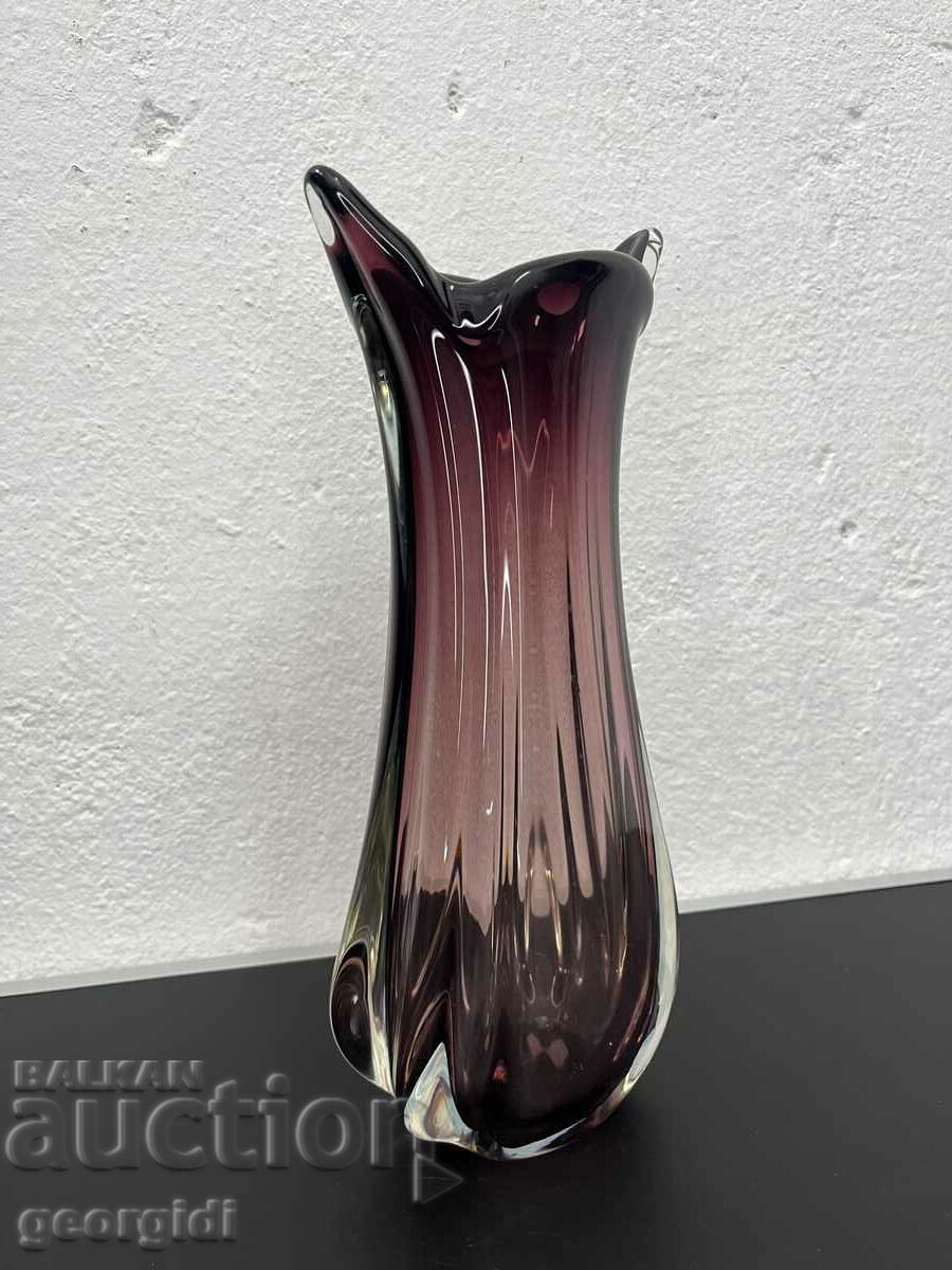 A beautiful Murano glass vase. #5353