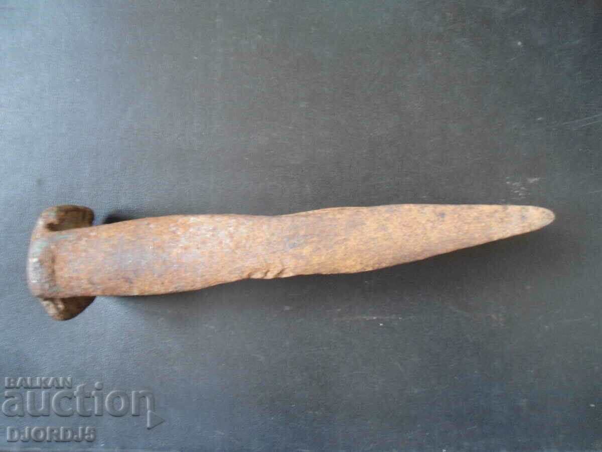 Delivery of Old strong wedge, 2.470 kg Delivery of Old strong wedge, 2.470 kg