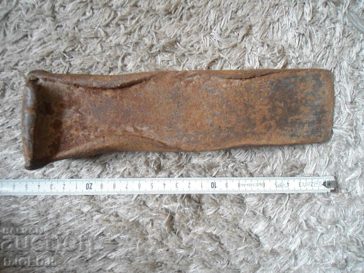 Old strong wedge, 2.470 kg - 5 Old strong wedge, 2.470 kg - 5