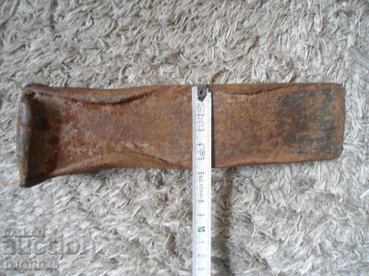 Old strong wedge, 2.470 kg - 6 Old strong wedge, 2.470 kg - 6