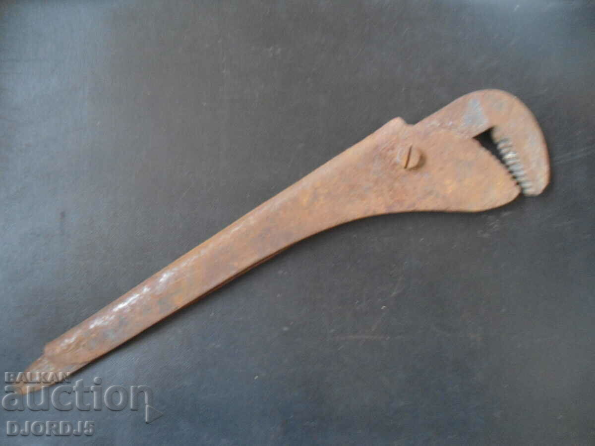 Old movable key with price 7.00 BGN | € 3.58 Old movable key with price 7.00 BGN | € 3.58