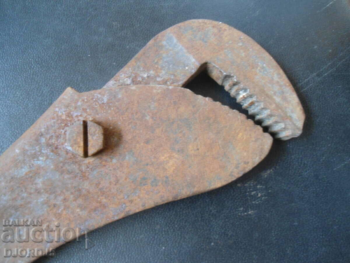 Auction Old movable key Auction Old movable key