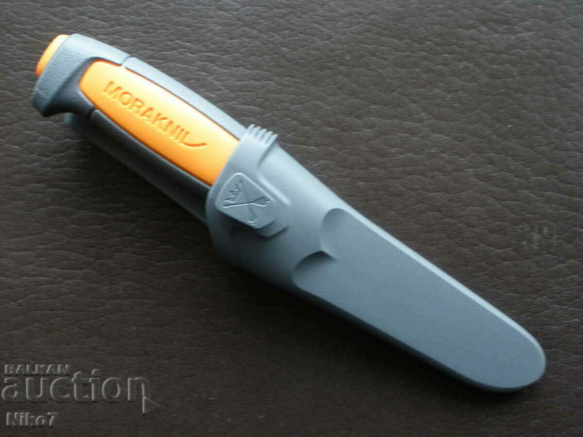 Auction Swedish knife "Mora", with handle. Auction Swedish knife "Mora", with handle.