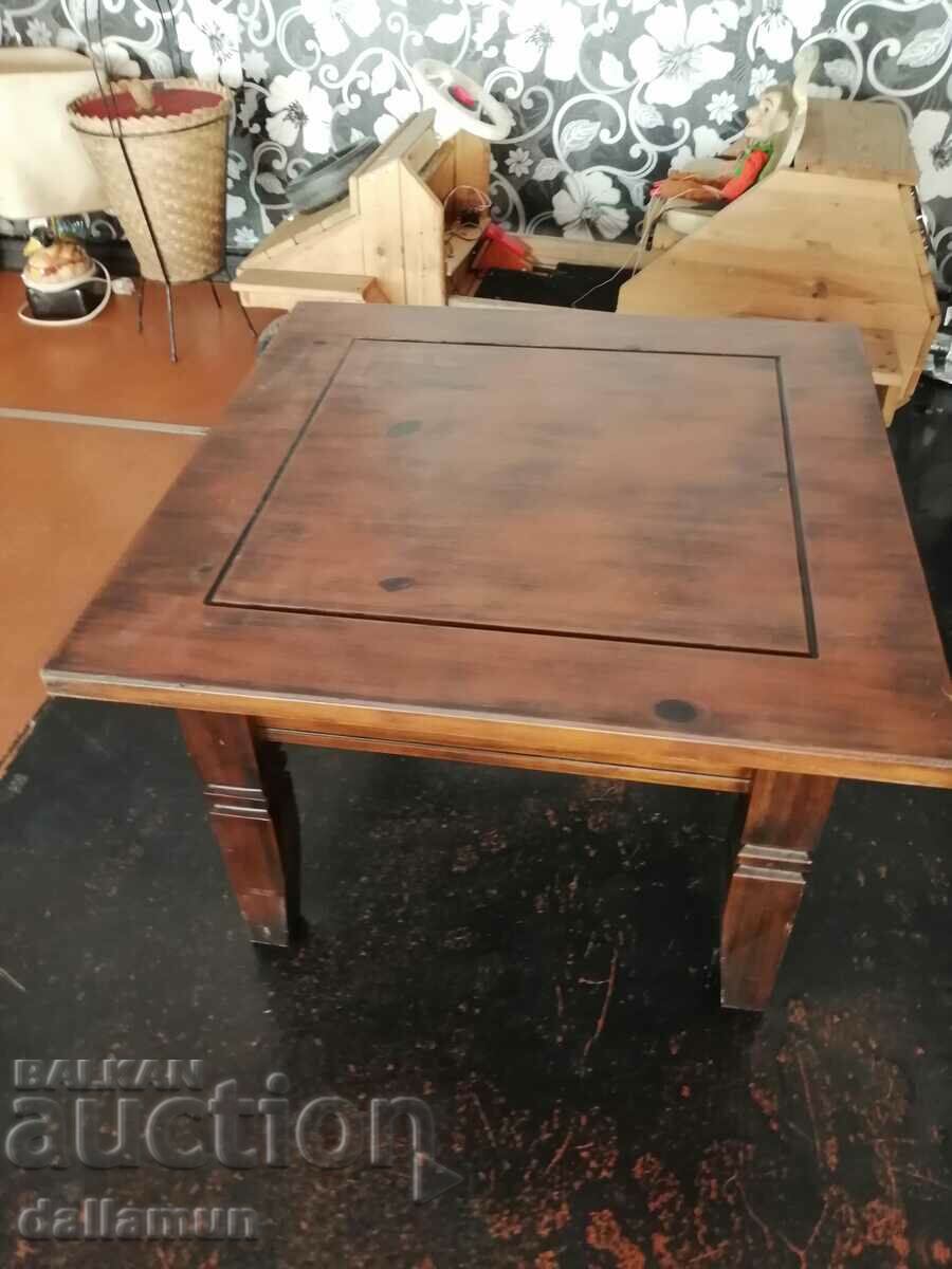Delivery of old solid wood table 45/65/65 cm Delivery of old solid wood table 45/65/65 cm