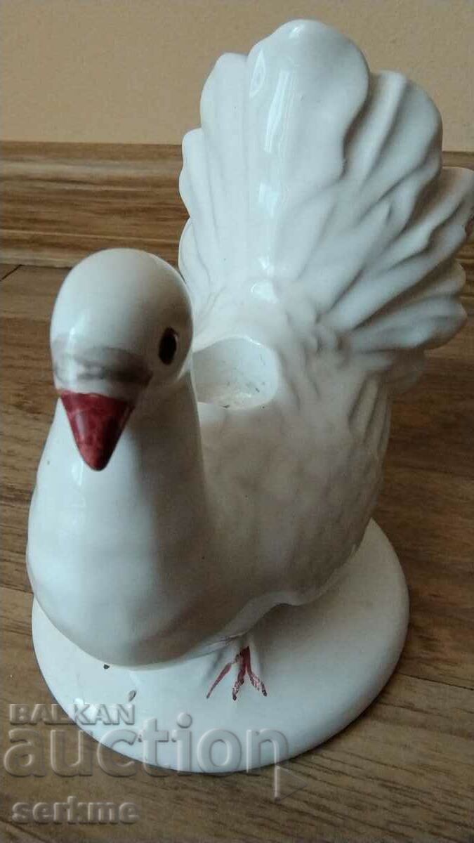 Delivery of Porcelain figure Delivery of Porcelain figure