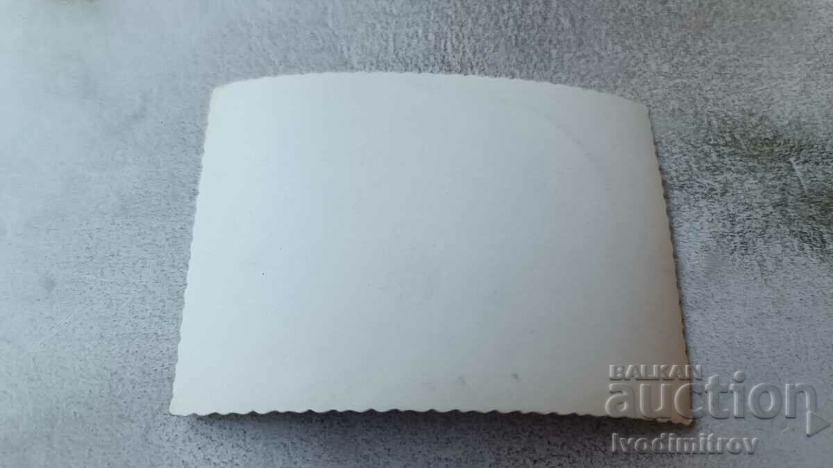 Φωτογραφία Άνδρες και γυναίκες στην παραλία με τιμή 1.45 BGN | € 0.74 Φωτογραφία Άνδρες και γυναίκες στην παραλία με τιμή 1.45 BGN | € 0.74