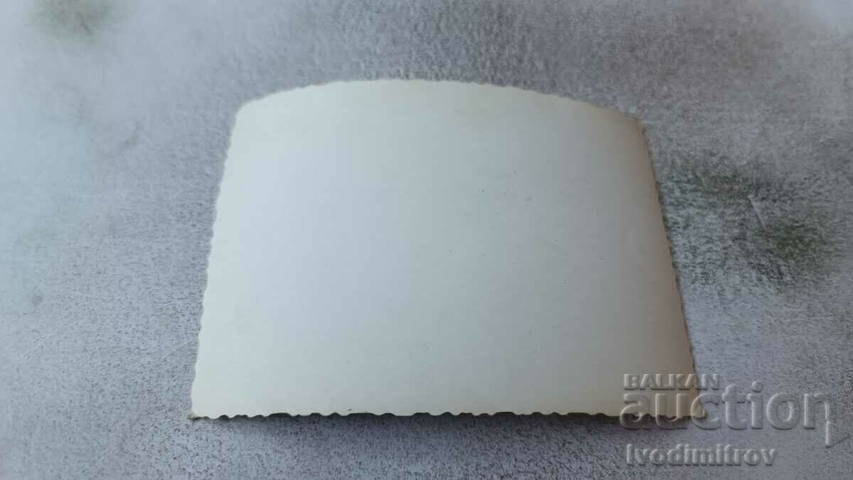 Φωτογραφία Άνδρας και γυναίκα στην παραλία με τιμή 1.45 BGN | € 0.74 Φωτογραφία Άνδρας και γυναίκα στην παραλία με τιμή 1.45 BGN | € 0.74