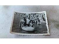 Снимка Велинград Мъж жена и две деца в басейна на плажа 1960