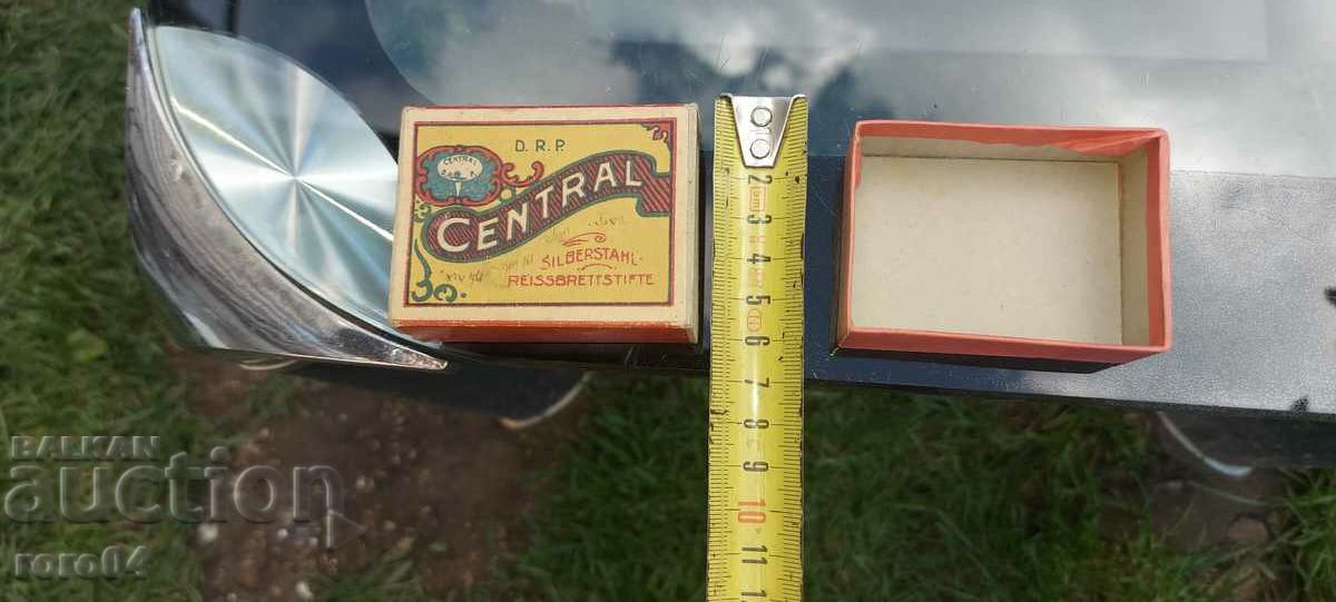 Auction CARDBOARD BOX - D.R.P. - WWII Auction CARDBOARD BOX - D.R.P. - WWII