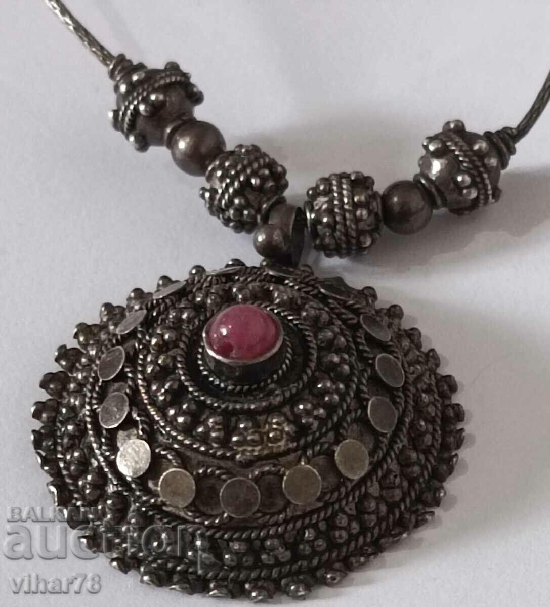 Delivery of Old silver necklace Delivery of Old silver necklace