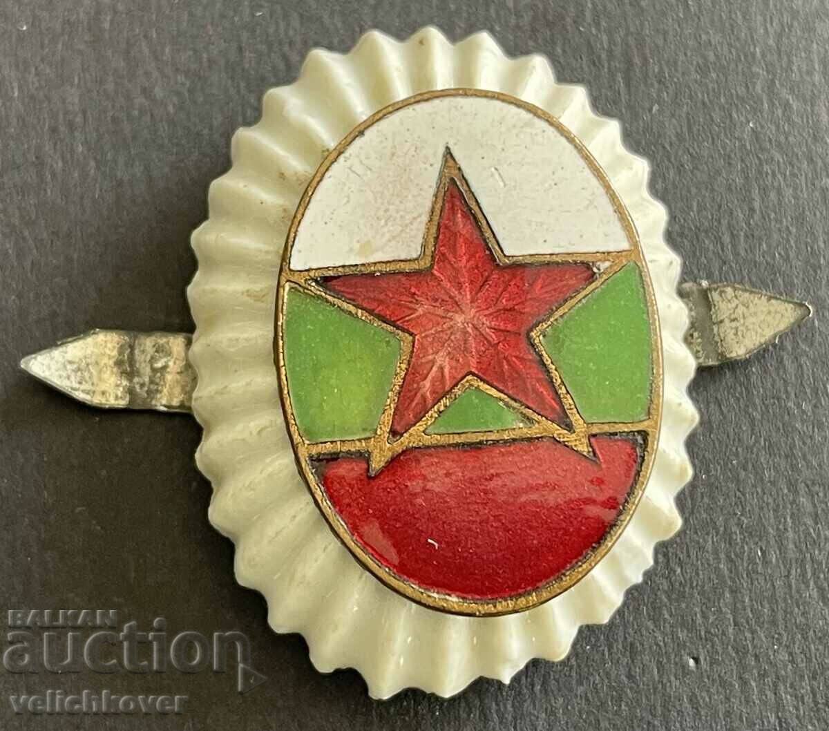 37631 България офицерска кокарда от 60-те г. Емайл порцелан