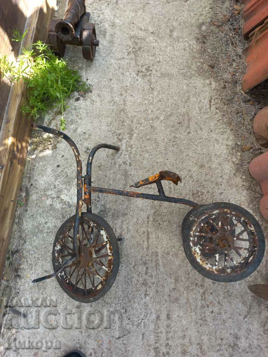 OLD CHILDREN'S BIKE TRICYCLE with price 150.00 BGN | € 76.69