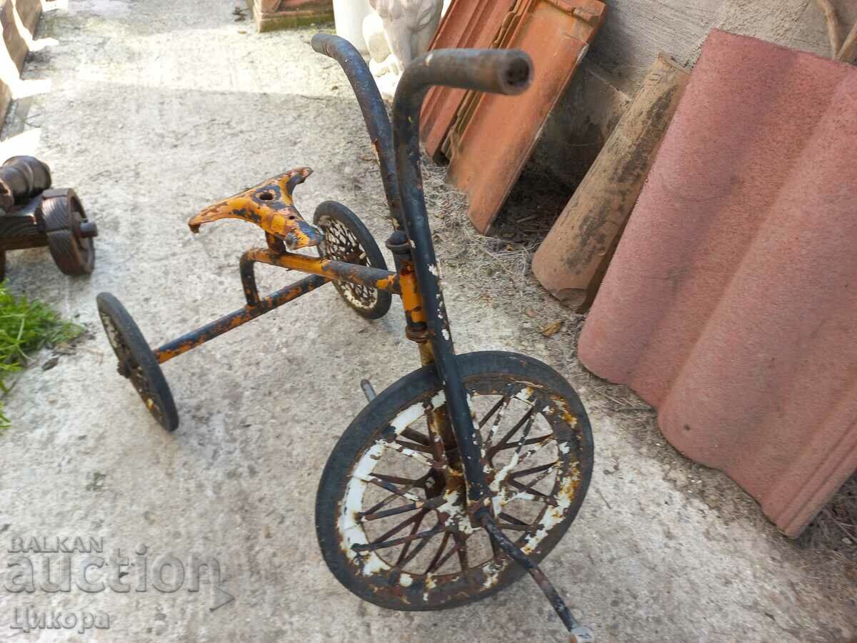 Delivery of OLD CHILDREN'S BIKE TRICYCLE