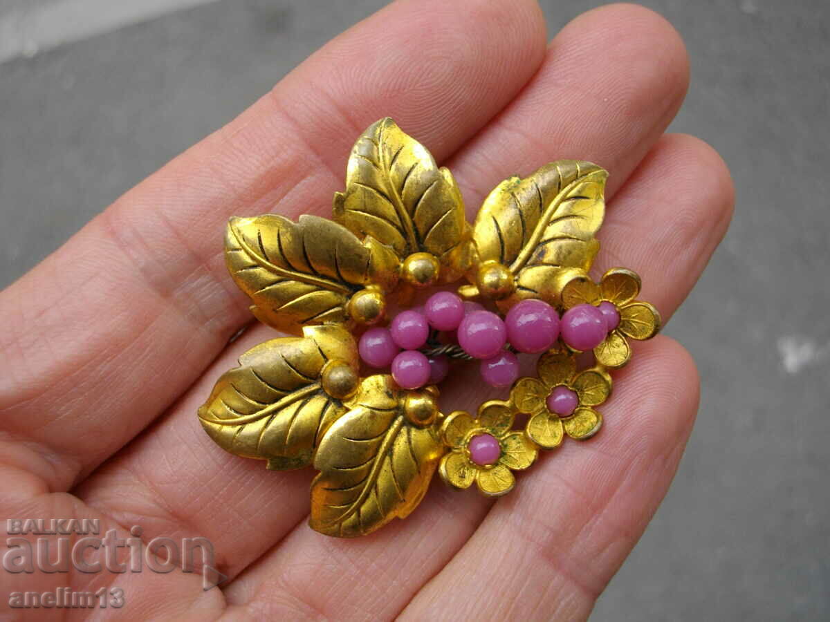 СТАРА БРОШКА с цена 25.00 лв. | € 12.78 СТАРА БРОШКА с цена 25.00 лв. | € 12.78