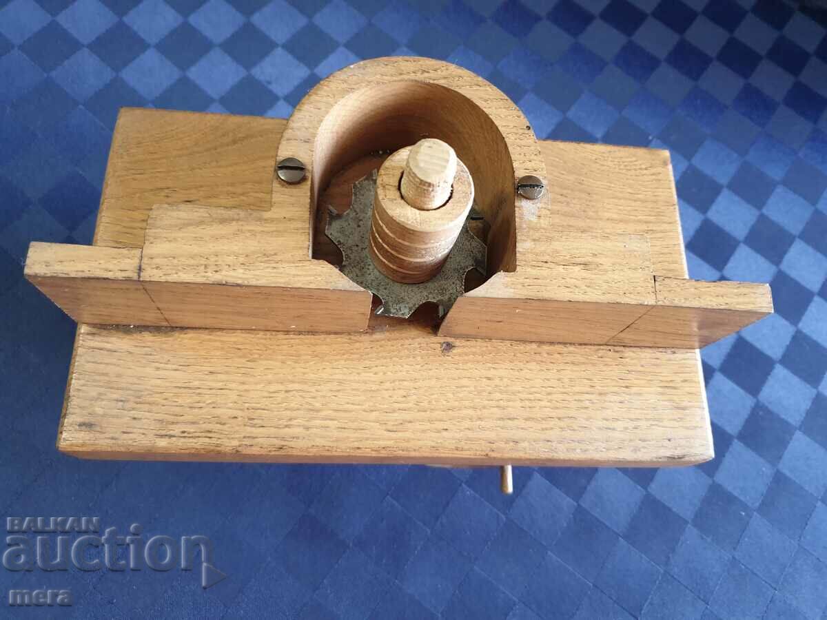 Model of a toy carpentry router with price 60.00 BGN | € 30.68 Model of a toy carpentry router with price 60.00 BGN | € 30.68