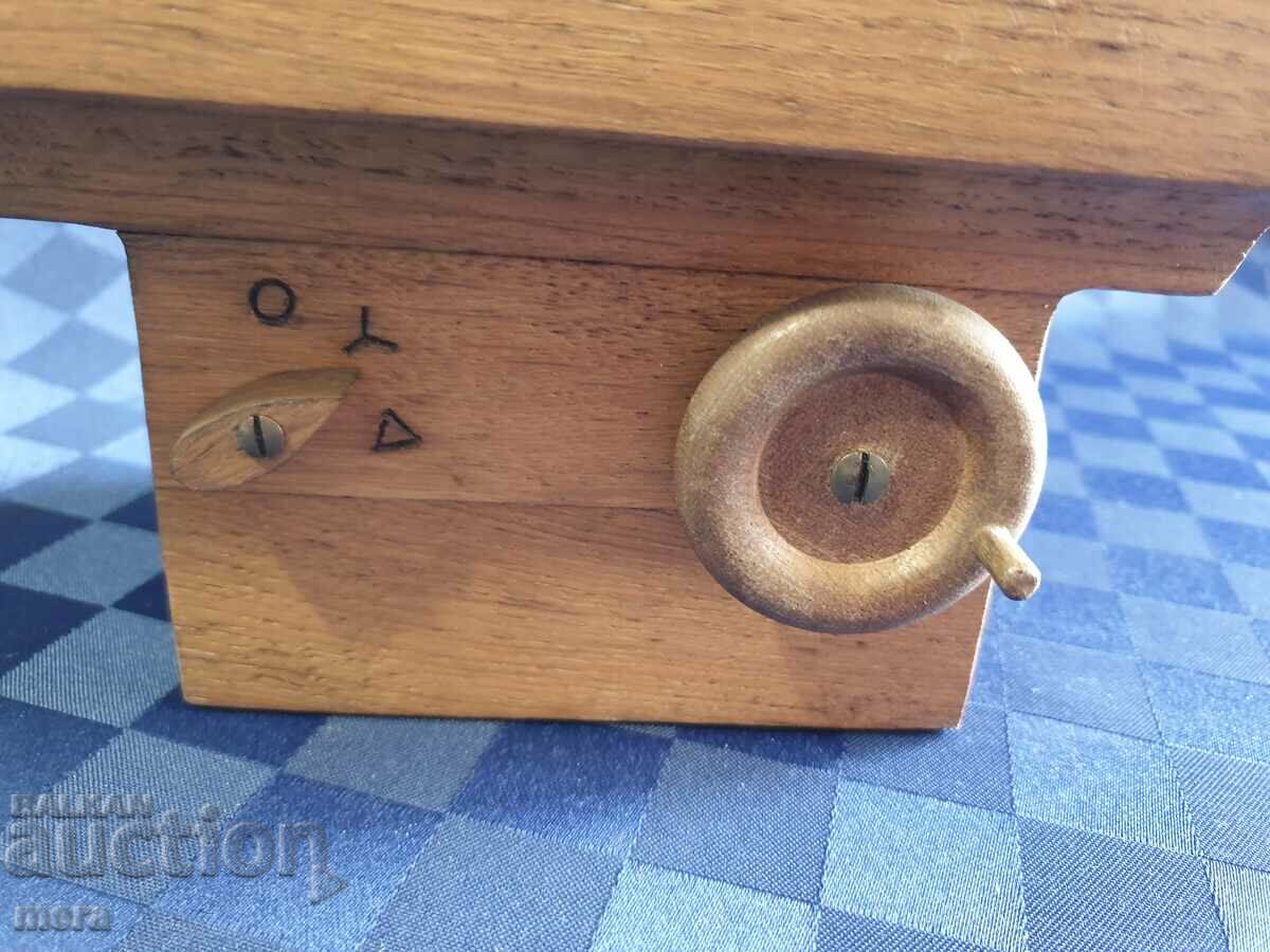 Delivery of Model of a toy carpentry router Delivery of Model of a toy carpentry router